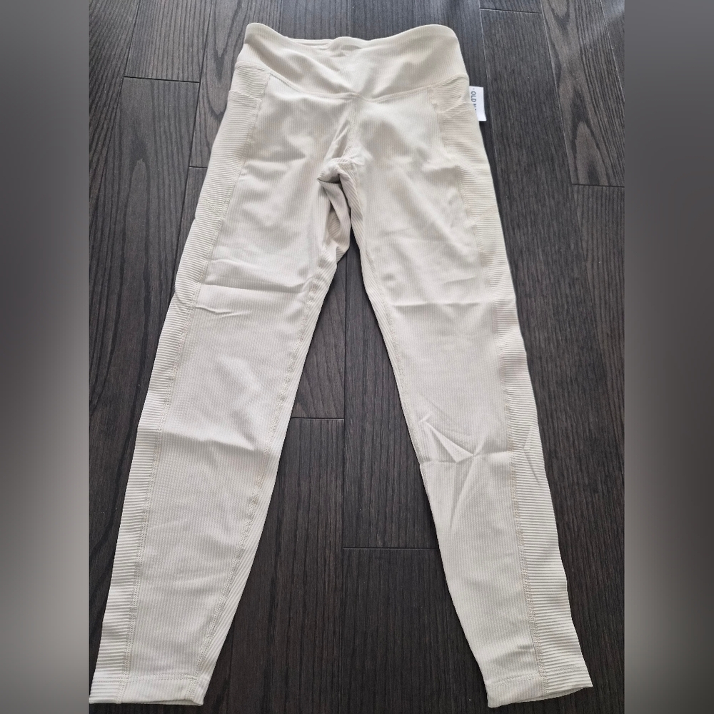 Old Navy Active High-Rise Powersoft Leggings in Cream